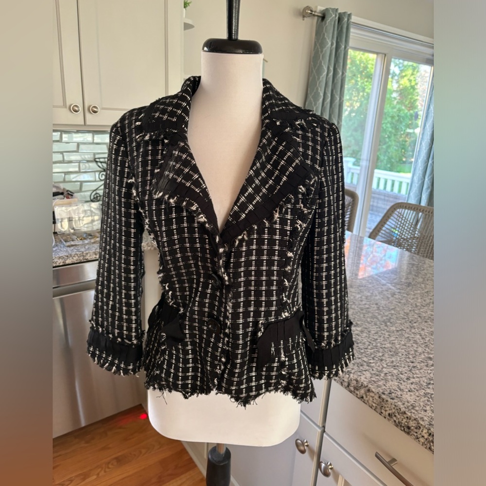 White House black market blazer size 4